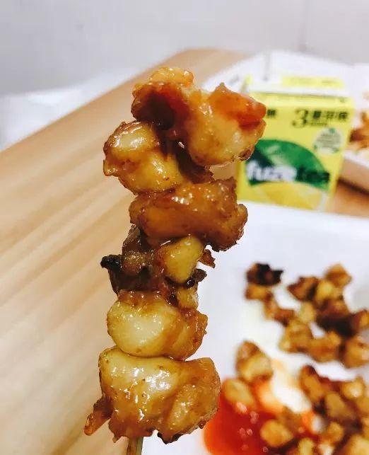 娱乐吃瓜酱的作品发10块钱